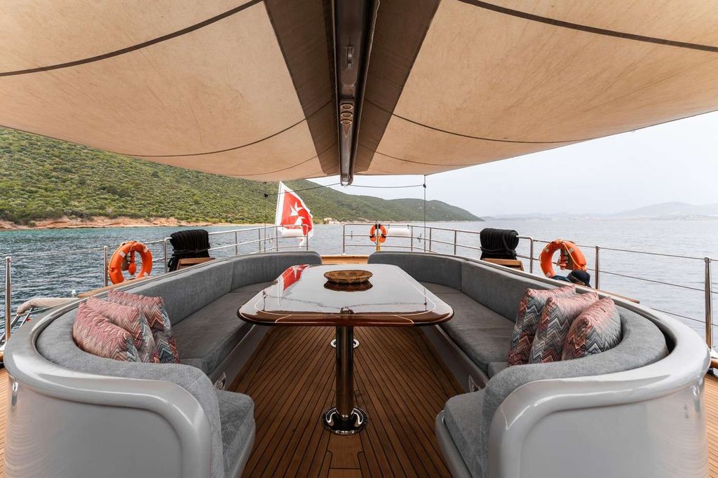 LE PIETRE - Boat Images