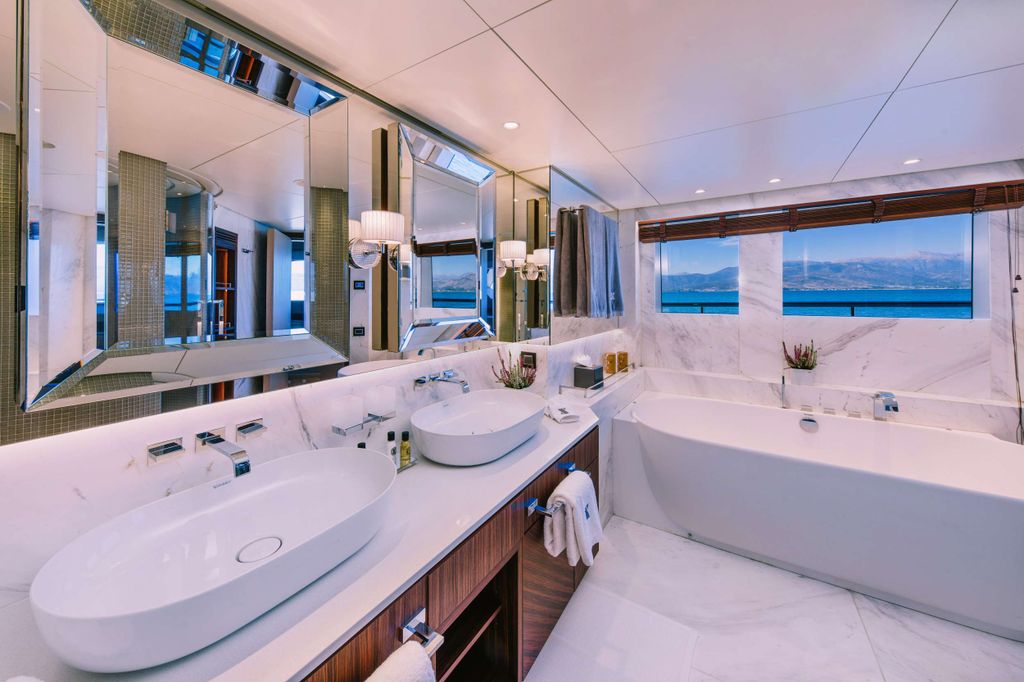 XANA - Boat Images