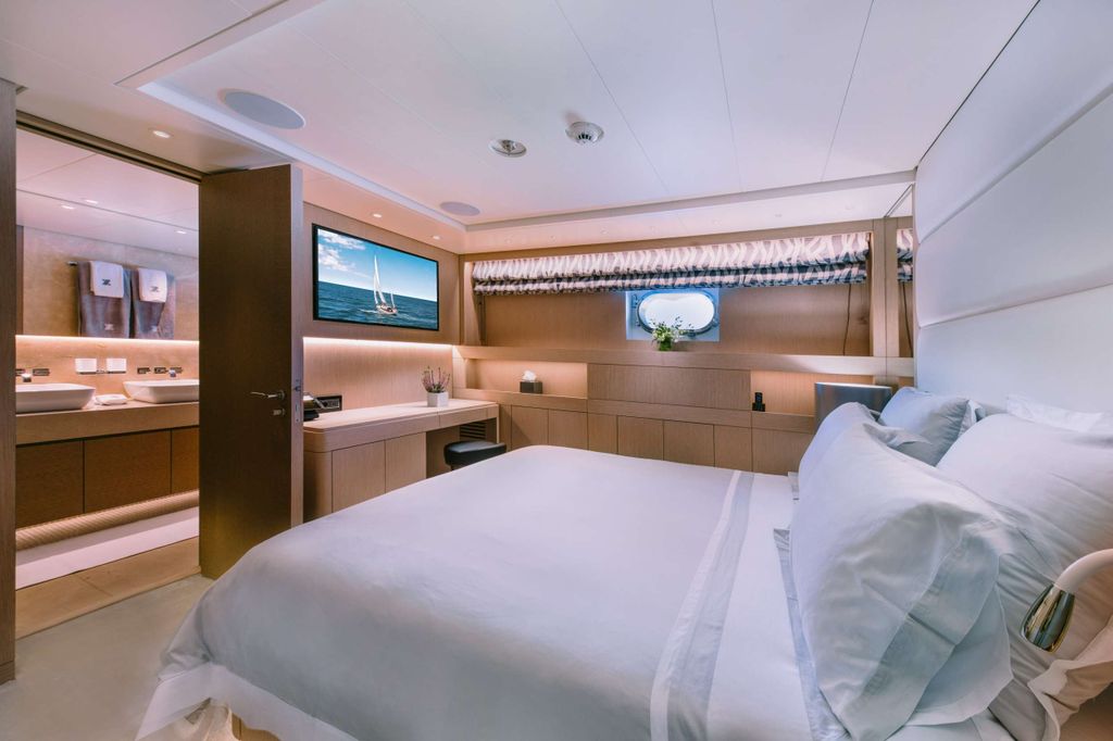 XANA - Boat Images