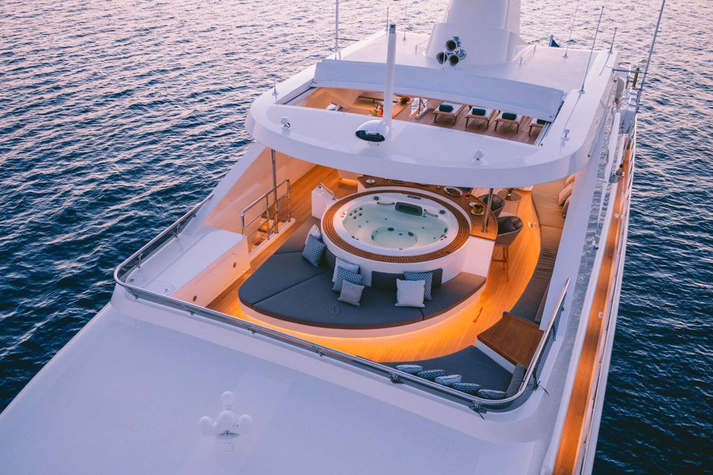XANA - Boat Images