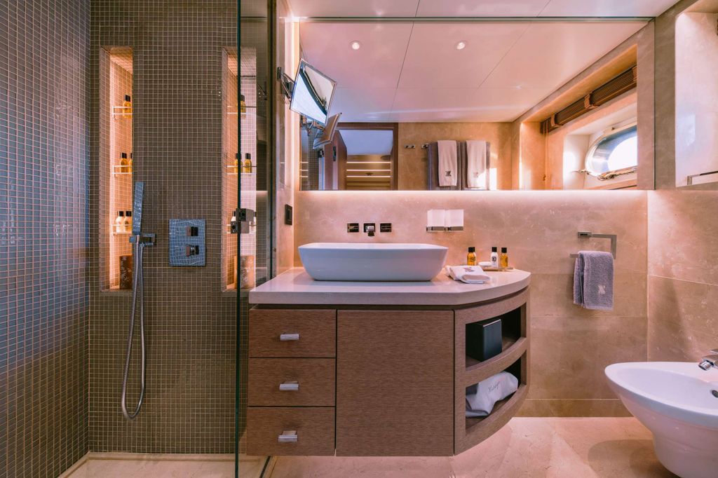 XANA - Boat Images