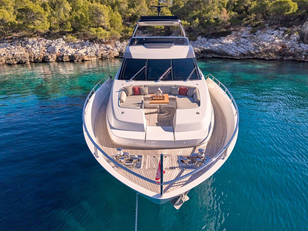 AKASTI - Boat Images