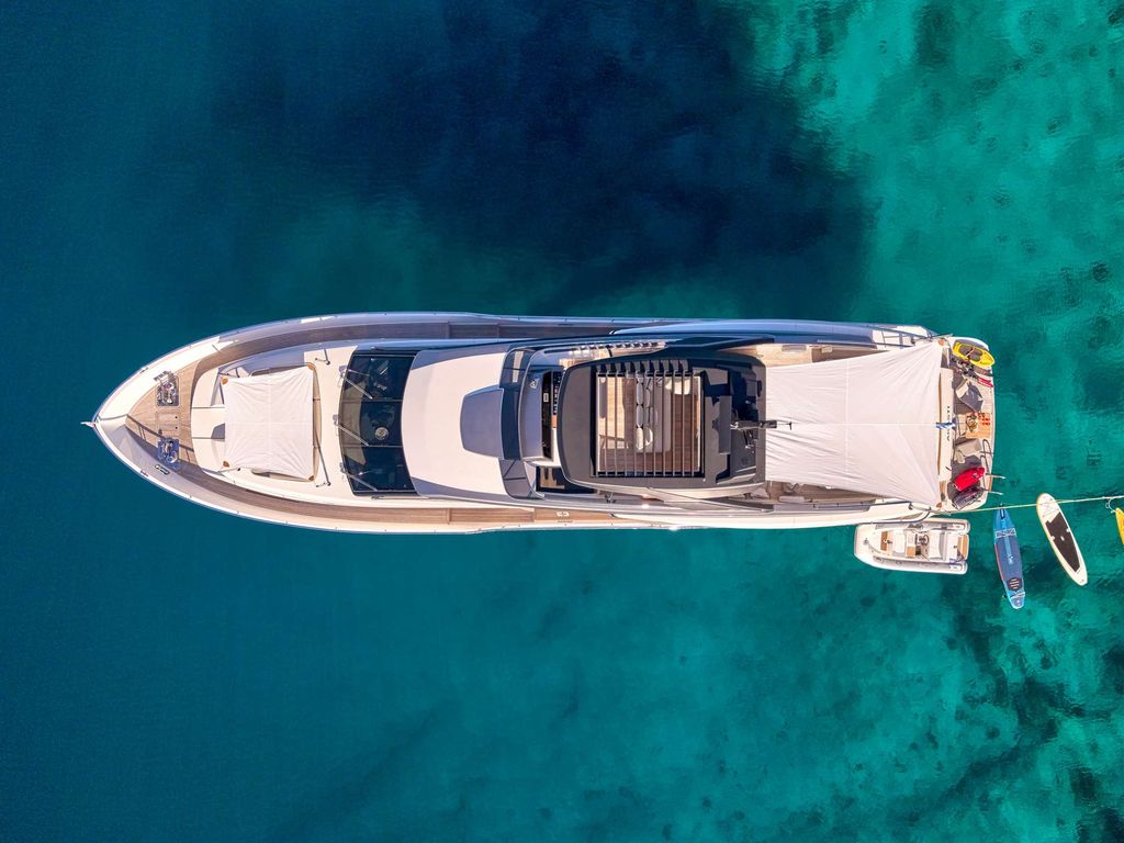 AKASTI - Boat Images