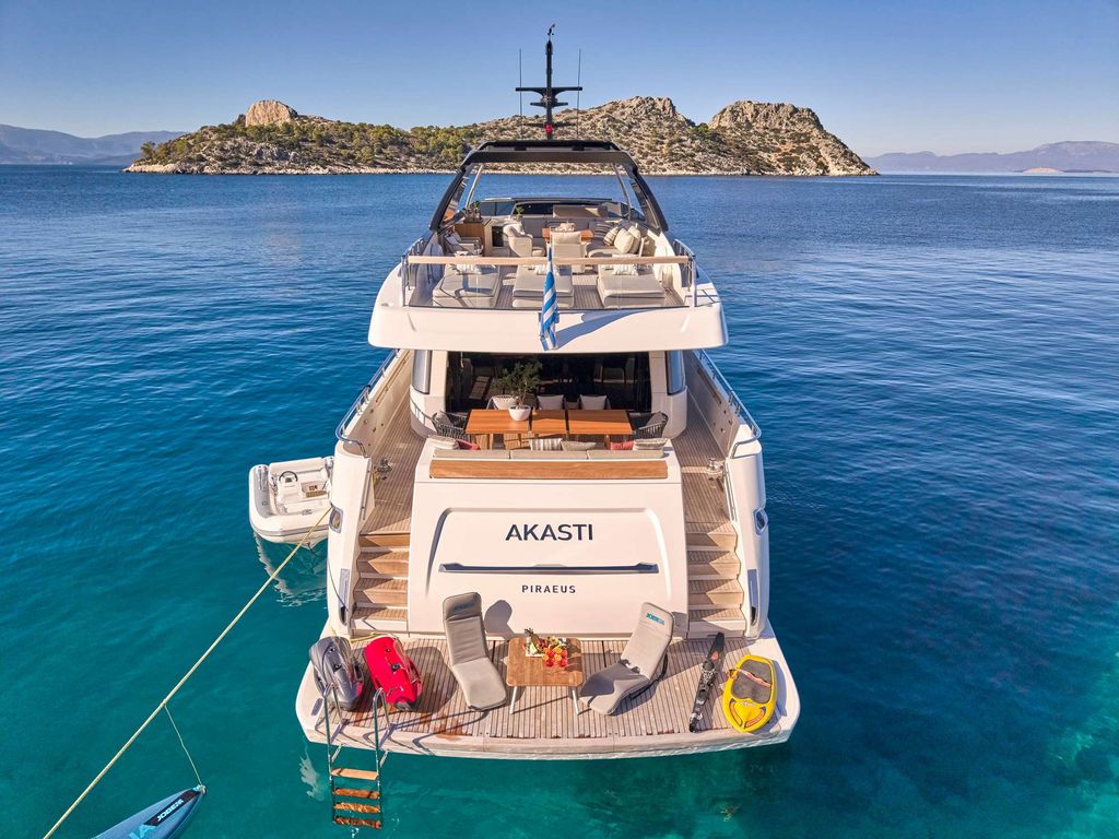 AKASTI - Boat Images