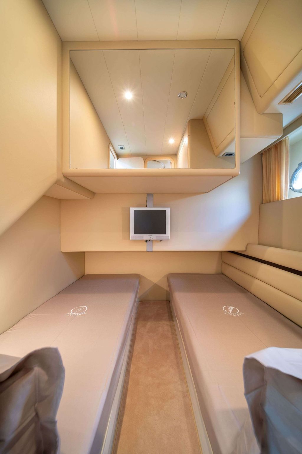 CARTE BLANCHE - Boat Images