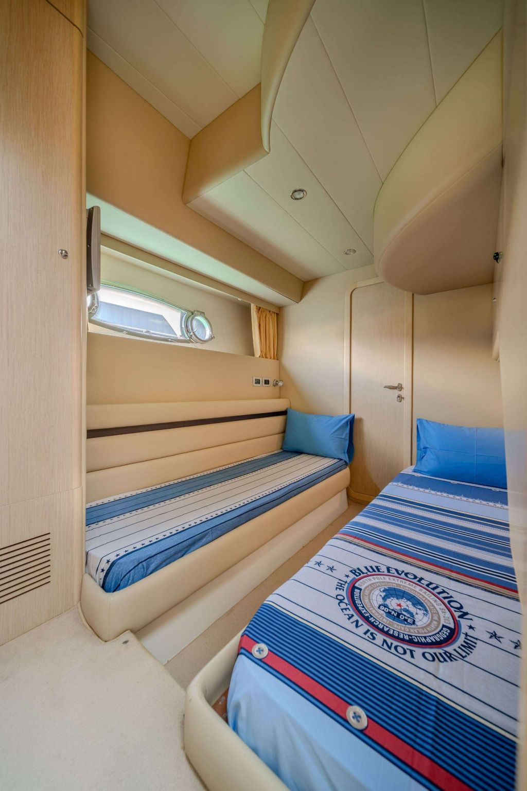 CARTE BLANCHE - Boat Images