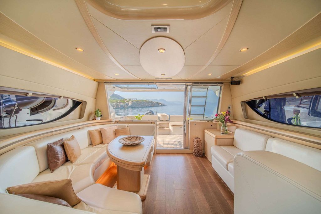 CARTE BLANCHE - Boat Images