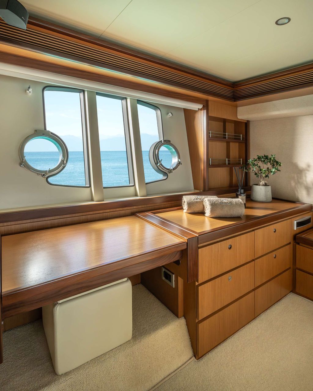 ESCAPE - Boat Images