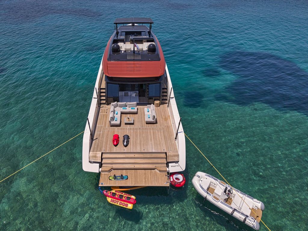BESTIA - Boat Images