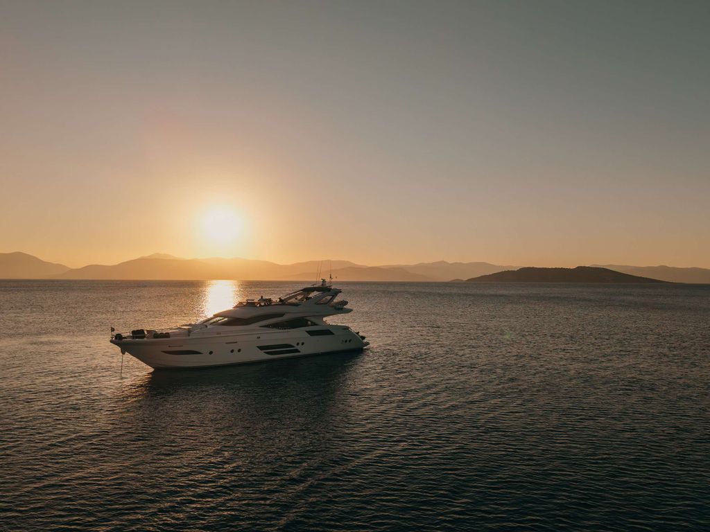 WHY NOT - Boat Images