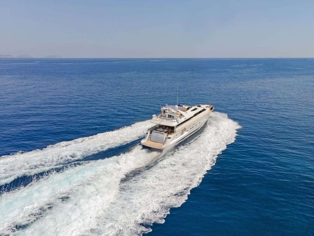 ILLYA F - Boat Images