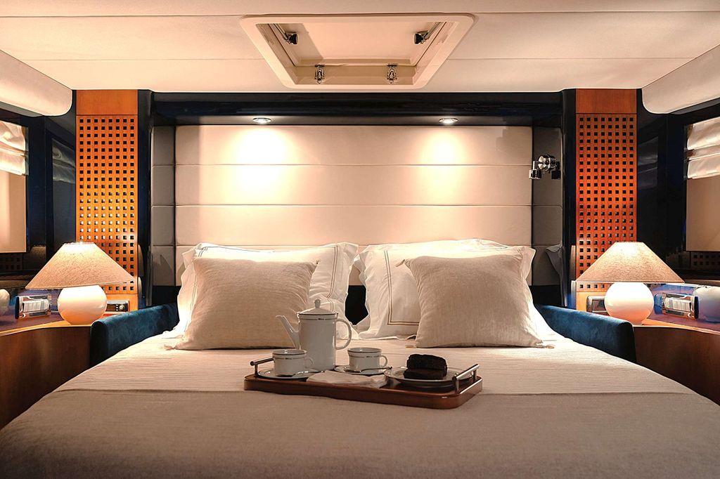 ETERNO - Boat Images