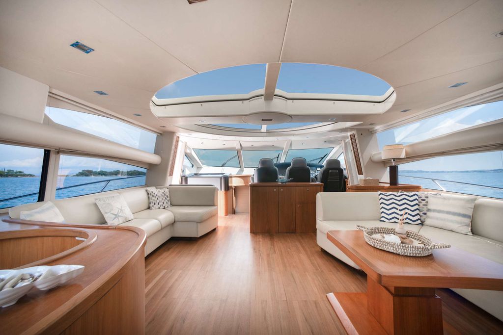 PHOENIX - Boat Images