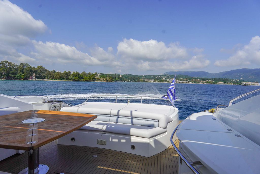 PHOENIX - Boat Images