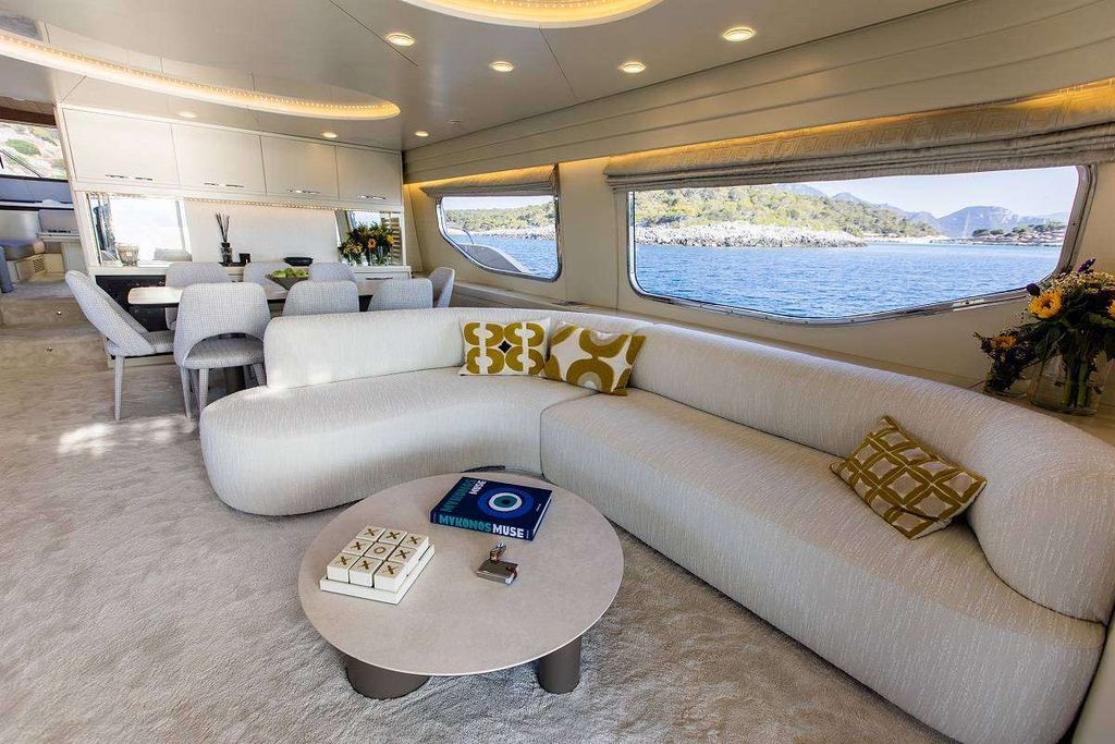 ANDROMEDA - Boat Images