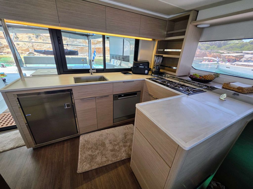 ZALINA - Boat Images