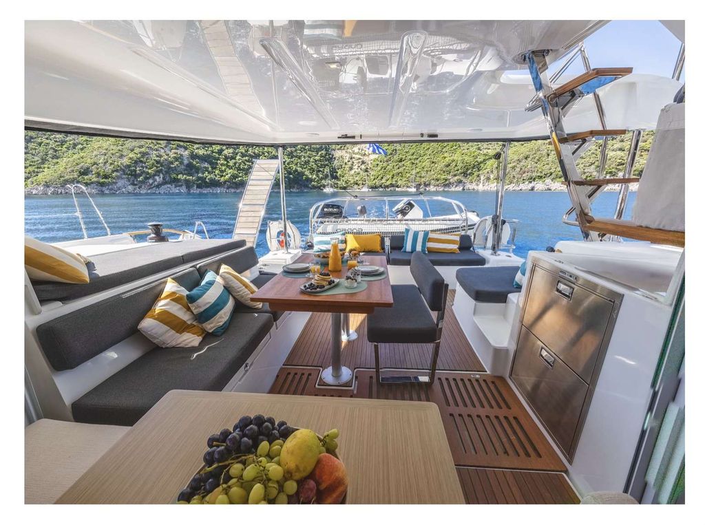 SOLANA - Boat Images