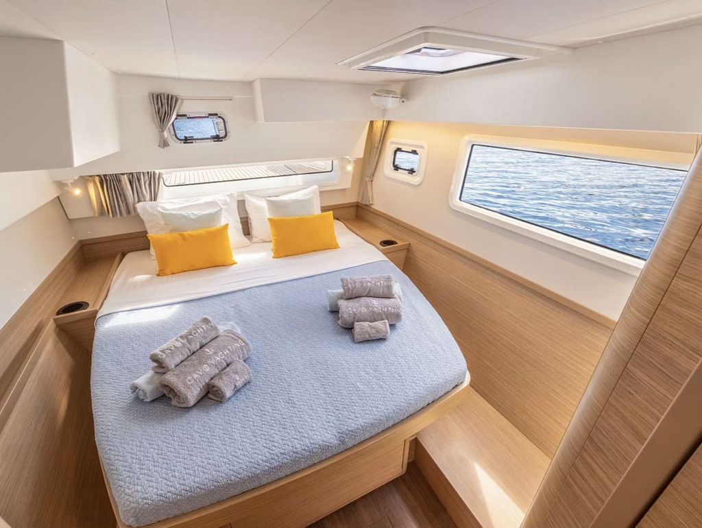 LUNA - Boat Images