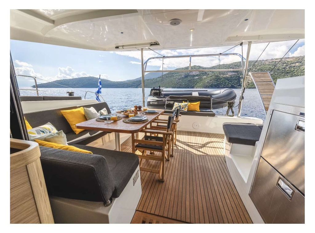LUNA - Boat Images