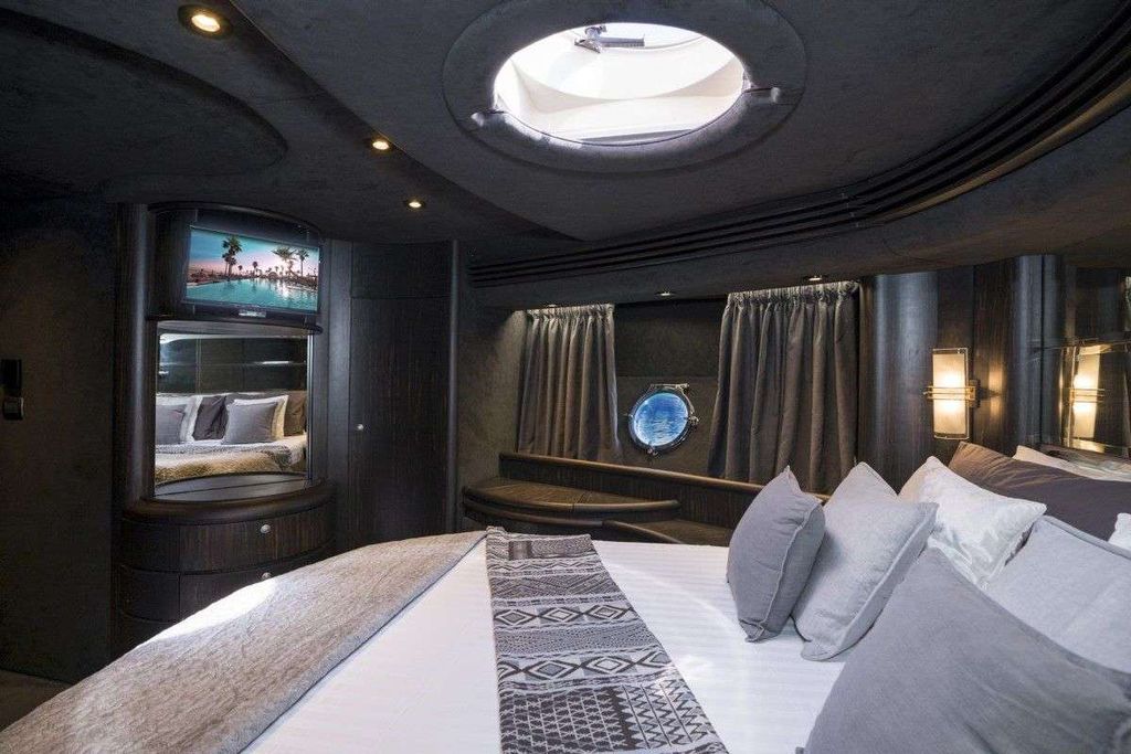 MEDUSA - Boat Images
