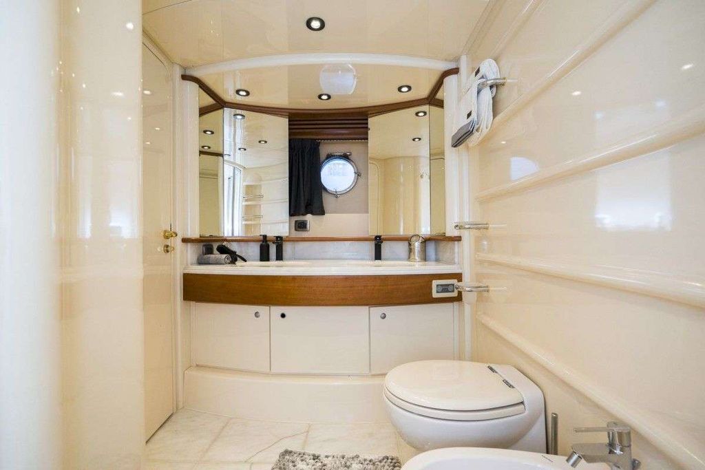 MEDUSA - Boat Images