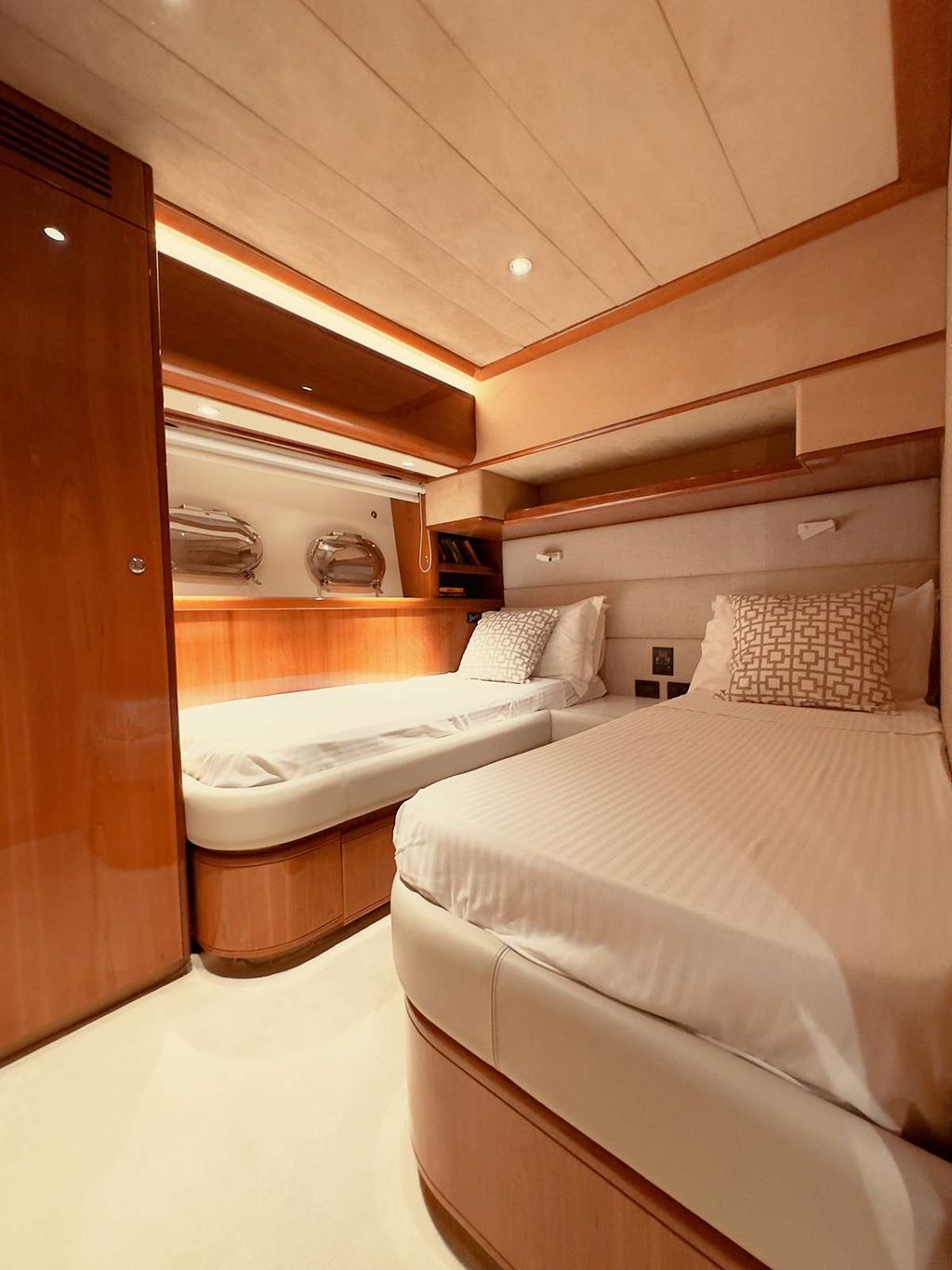 ARCELIA - Boat Images
