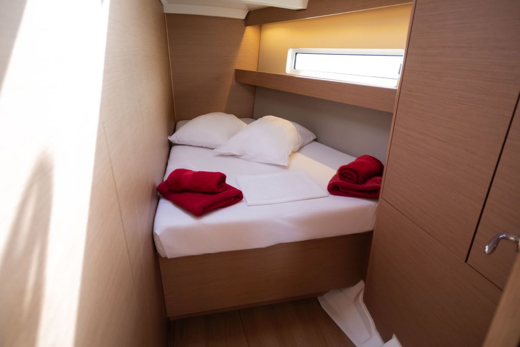 Irini – Sun Odyssey 440 - Boat Images
