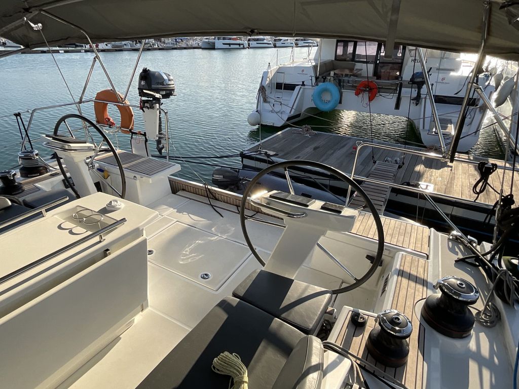 Oceanis 51.1 Pre-owned Sailing Yacht for Sale in Greece - Boat Images