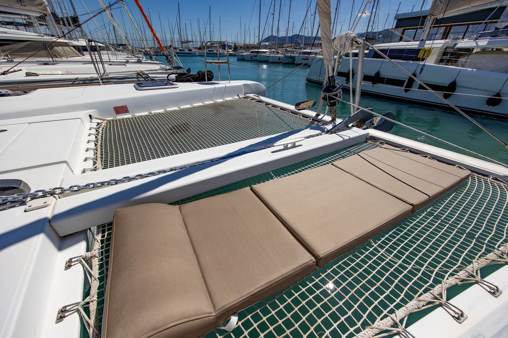Deep Blue – Lagoon 39 - Boat Images