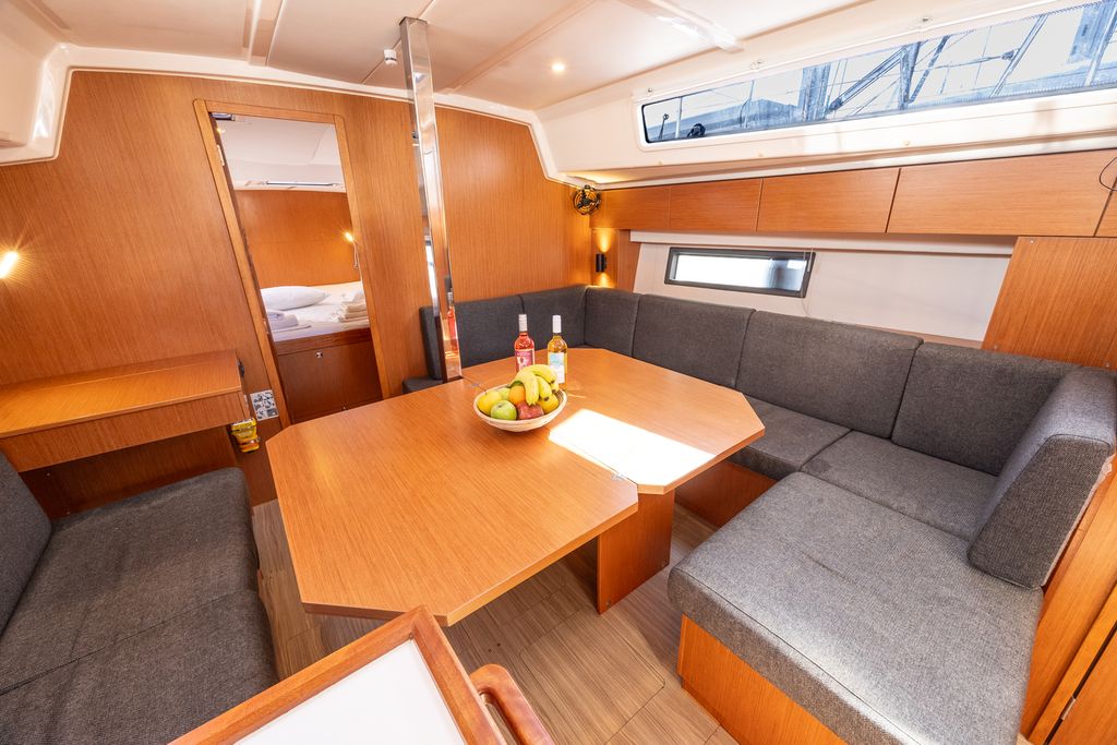 Arian – Bavaria C42 - Boat Images