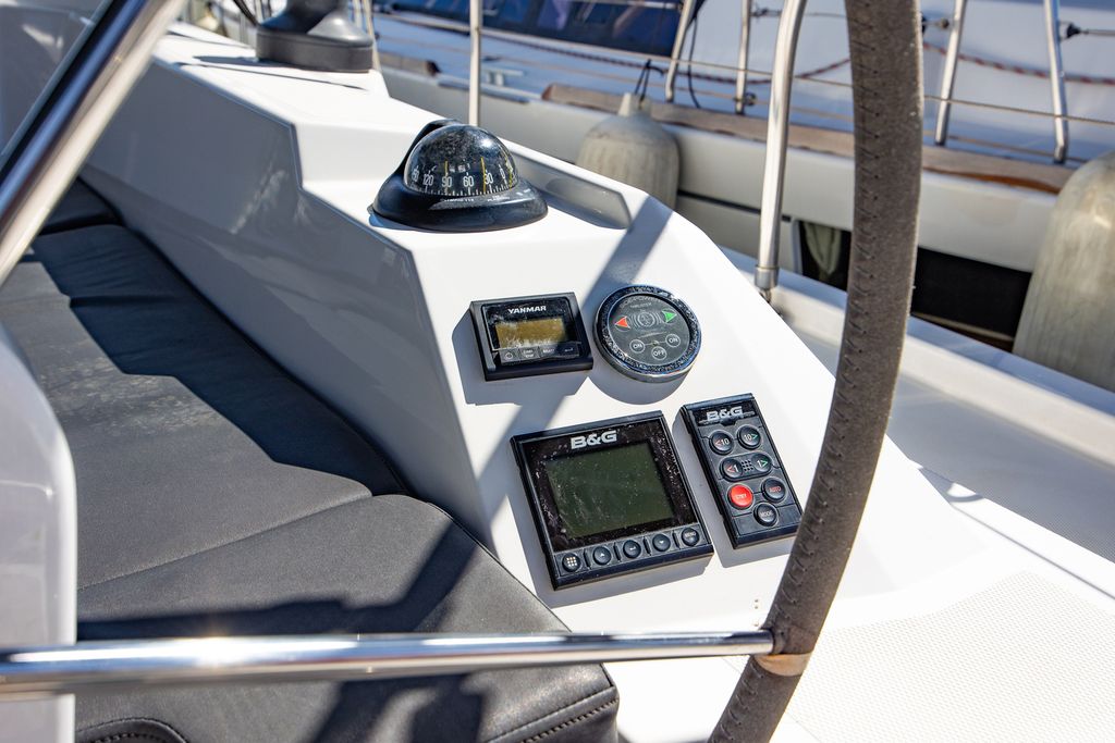 Arian – Bavaria C42 - Boat Images