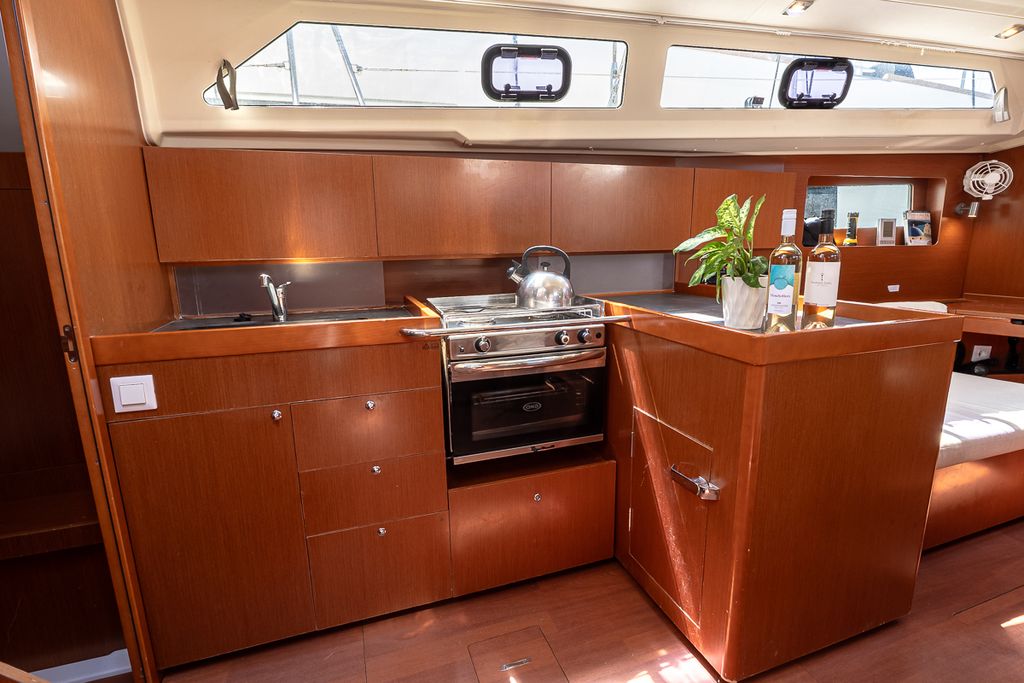 Peace – Oceanis 41.1 - Boat Images