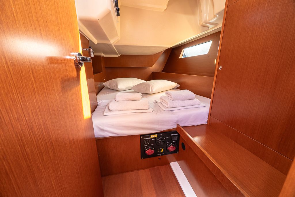 Peace – Oceanis 41.1 - Boat Images