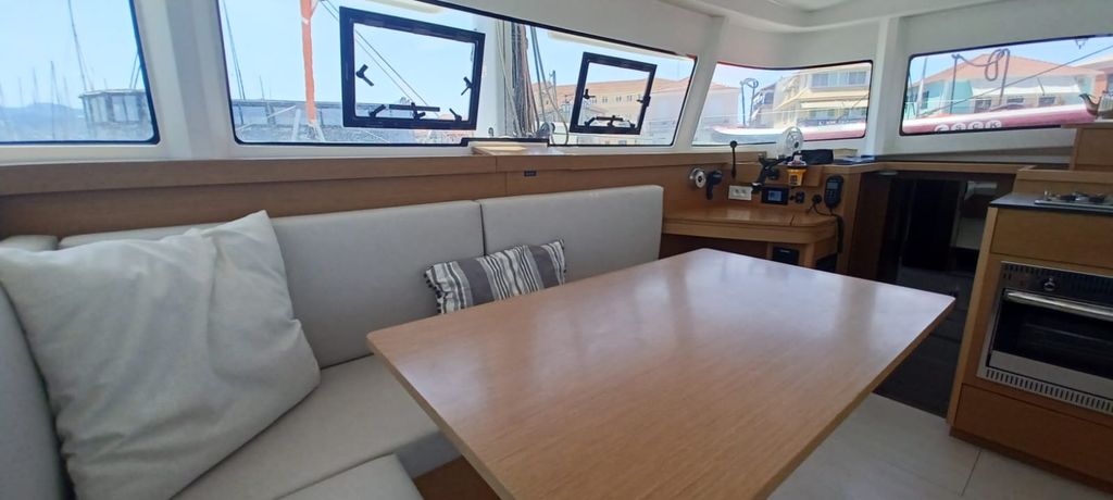 Axieros II – Excess 11 - Boat Images
