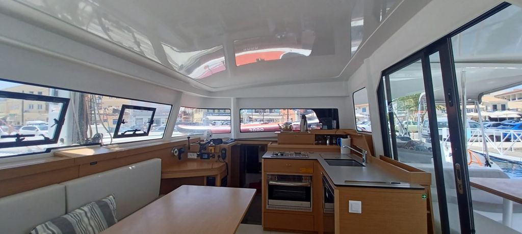 Axieros II – Excess 11 - Boat Images