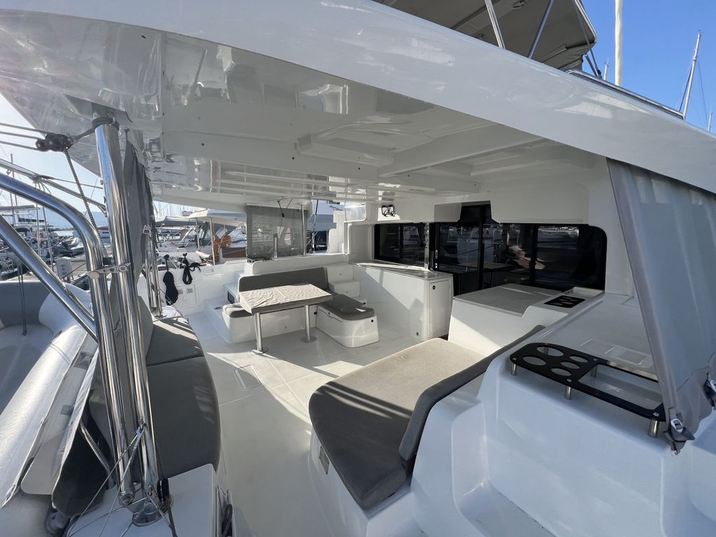 Dos Hermanos – Lagoon 46 - Boat Images