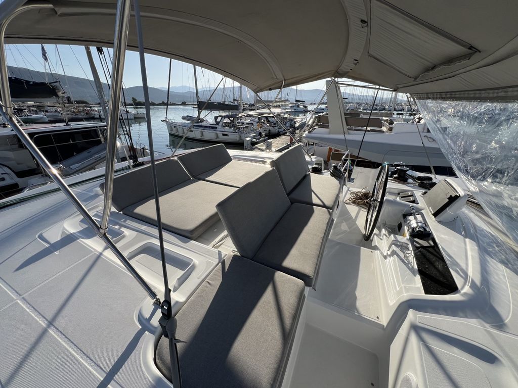 Dos Hermanos – Lagoon 46 - Boat Images