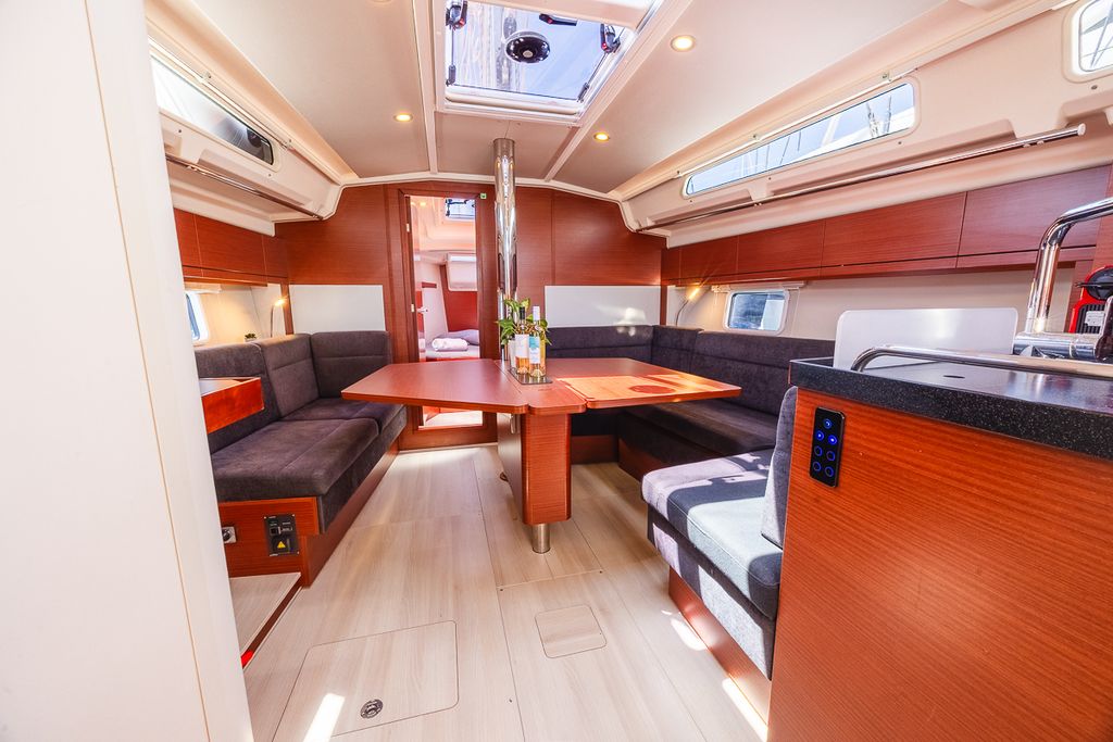 Dafne – Hanse 418 - Boat Images