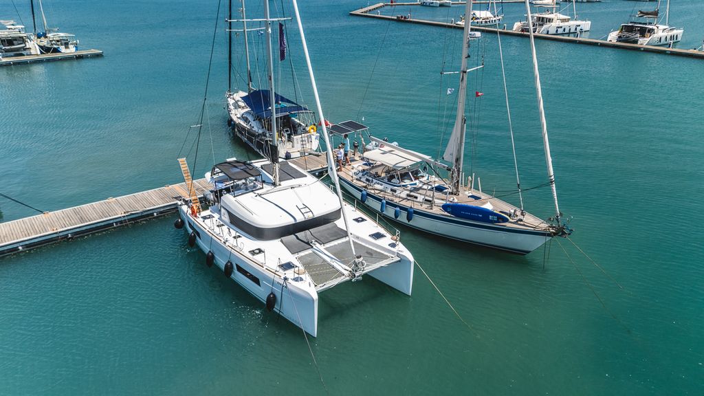 Deva – Lagoon 40 - Boat Images