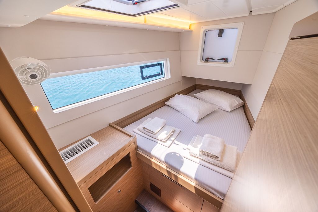 Deva – Lagoon 40 - Boat Images