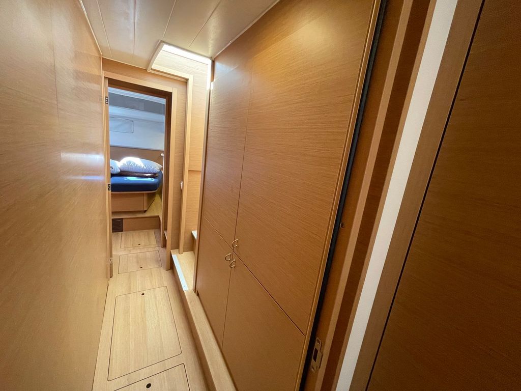 Nicolas - Boat Images