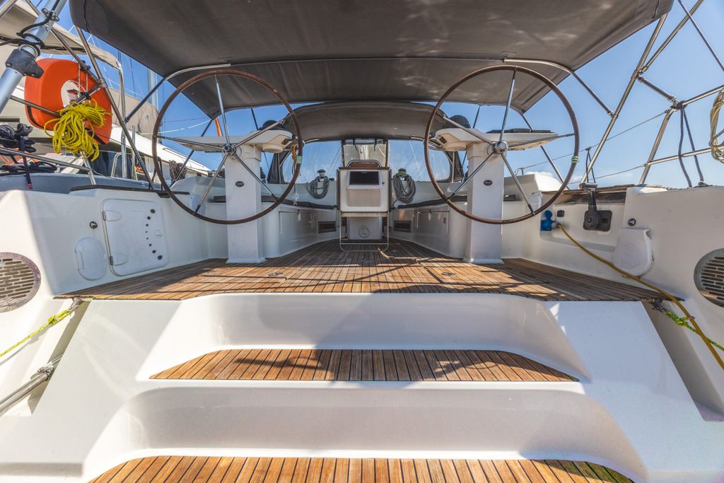 Acrux - Boat Images