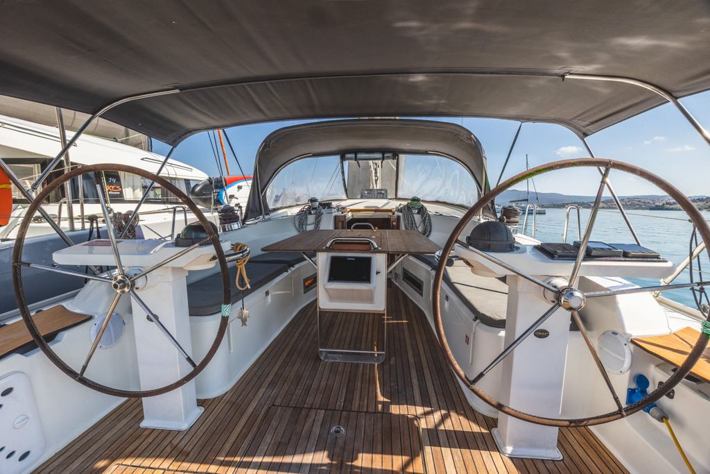 Acrux - Boat Images